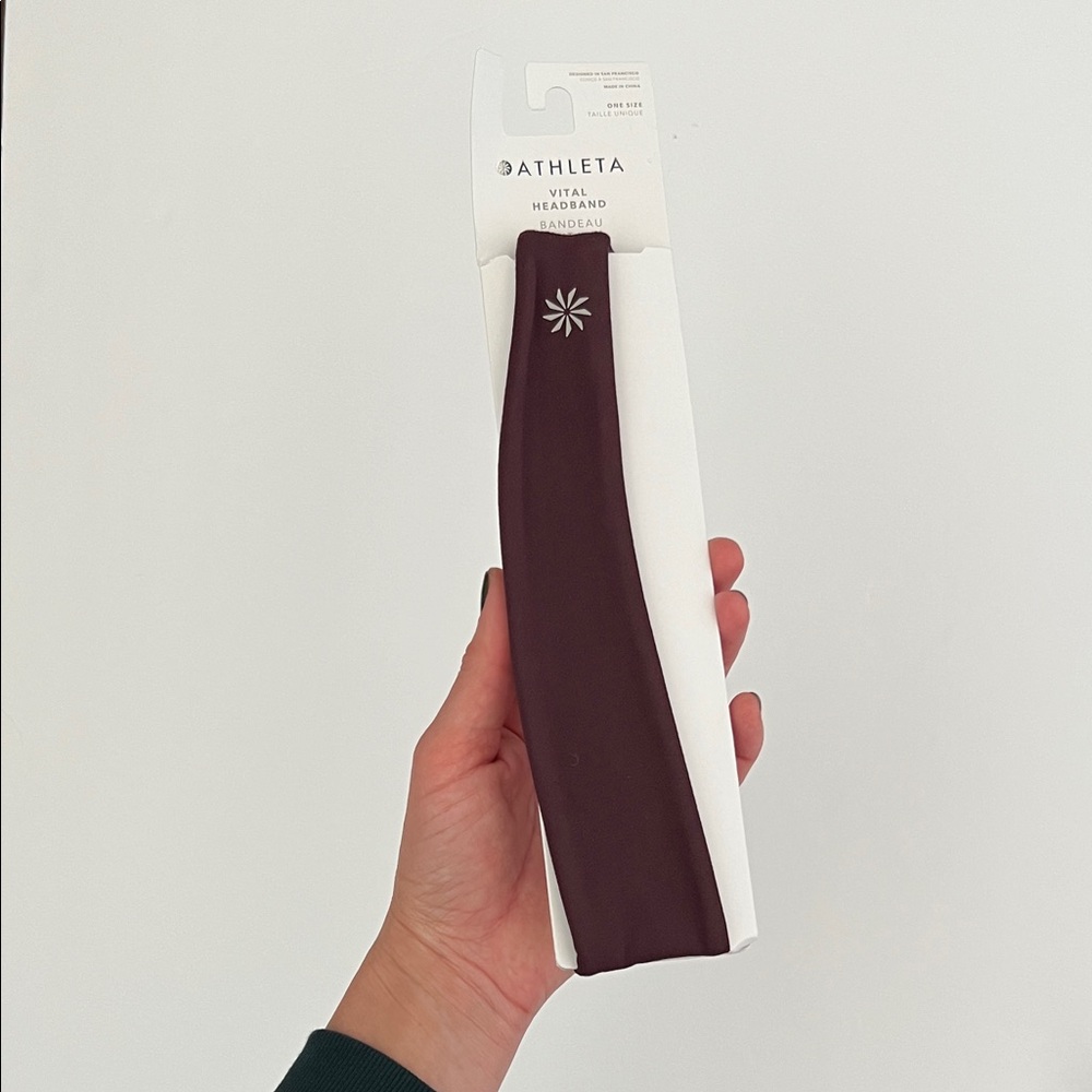 new! athleta vital headband in deep burgundy
